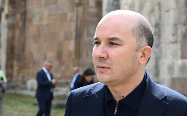 "Şuşaya vurulmuşam" - Səfir